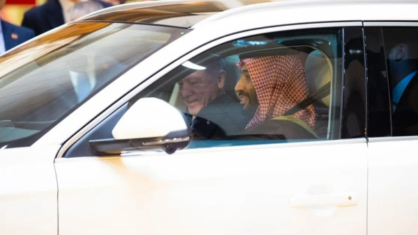 الأمير محمد بن سلمان يصطحب أردوغان بسيارة "توغ" التركية