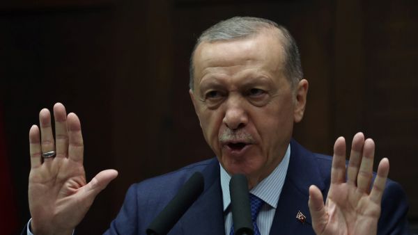 إردوغان: عنصرية فرنسا وماضيها الاستعماري هما ما اشعل الاضطرابات فيها