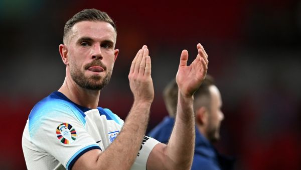 England's midfielder Jordan Henderson applauds the fans following the UEFA Euro 2024 group C qualification football match between England and Ukraine at Wembley Stadium in London on March 26, 2023. (Photo by JUSTIN TALLIS / AFP)