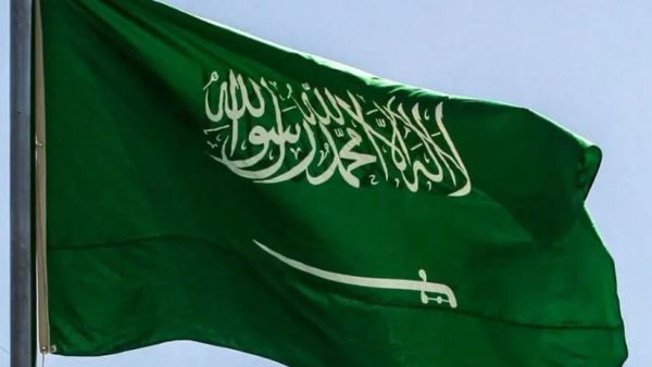 اعدام سعودي قتل رجلي امن واصاب اخر