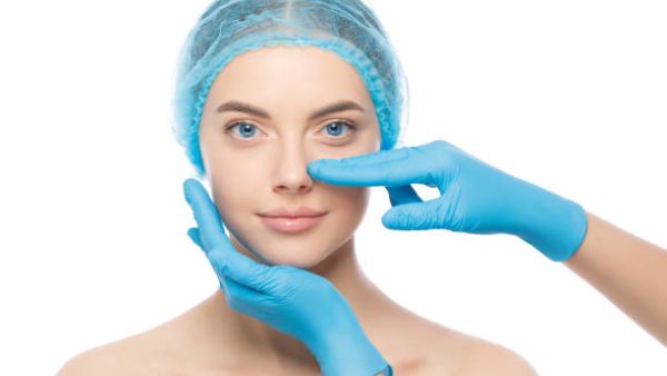 تفاصيل عملية تجميل الأنف بالليزر وأبرز مخاطرها 