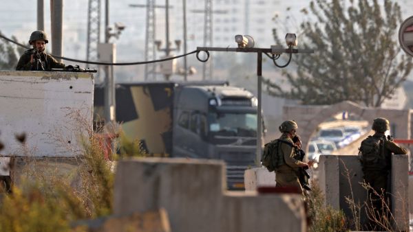 حاجز عسكري لجيش الاحتلال الاسرائيلي في الضفة الغربية