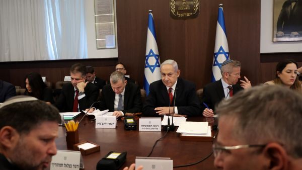 الحكومة الاسرائيلية تصوت لصالح انقاذ السلطة الفلسطينية