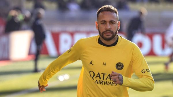 Paris Saint-Germain's Brazilian forward Neymar warms up before the French L1 football match between Monaco and Paris Saint-Germain (PSG) at the Louis II stadium in Monaco on February 11, 2023. (Photo by Valery HACHE / AFP)