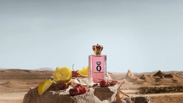 عطور نسائية ملائمة للسفر والرحلات الصيفية بروائح منعشة من جيرلان ودولتشي أند جابانا