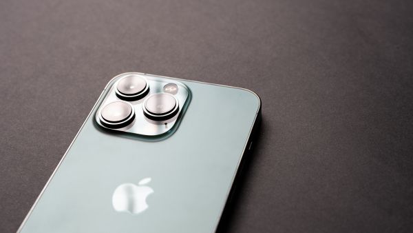آيفون 15