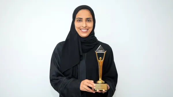 مجموعة Ooredoo: رائدة مُلهِمة تفوز بذهبية جوائز ستيفي للسيدات في قطاع الأعمال 2022