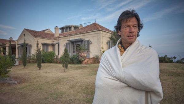ظروف اعتقال سيئة لـ عمران خان
