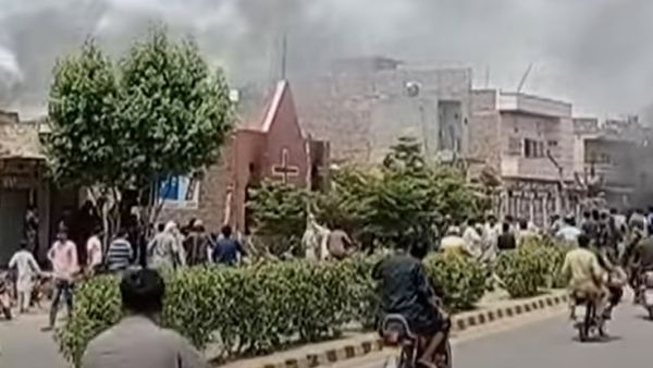 الامارات تستنكر حرق الكنائس واعمال العنف ضد المسيحيين في باكستان