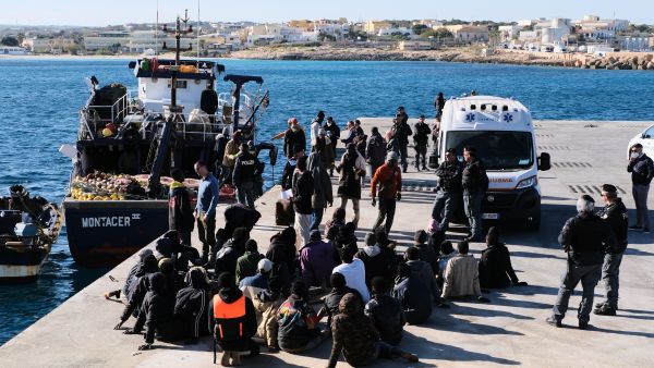 منذ مطلع العام الحالي 2023  تم العثور على 901 جثة لمهاجرين غرقوا قبالة الساحل التونسي