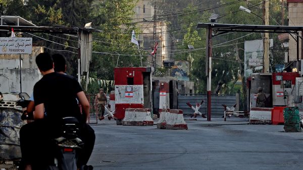 اشتباكات مخيم عين الحلوة تتسبب بنزوح 20 الفا اكثر من نصفهم اطفال