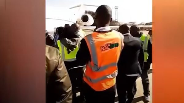 زامبيا ترجئ البت في طلب الإفراج بكفالة عن موقوفي "طائرة الذهب"