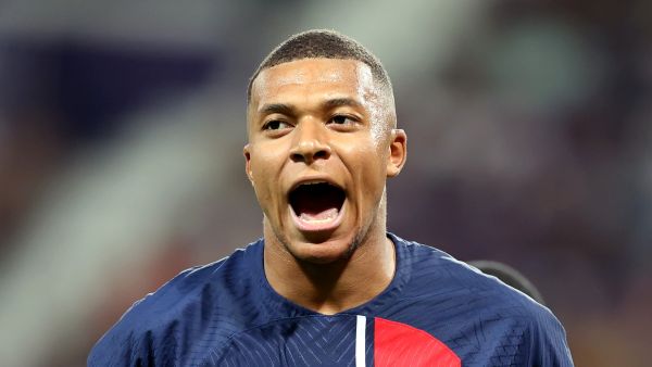 Paris Saint-Germain's French forward #07 Kylian Mbappe celebrates after scoring a penalty goal during the French L1 football match between Toulouse FC and Paris Saint-Germain (PSG) at The TFC Stadium in Toulouse, southwestern France, on August 19, 2023. (Photo by Charly TRIBALLEAU / AFP)