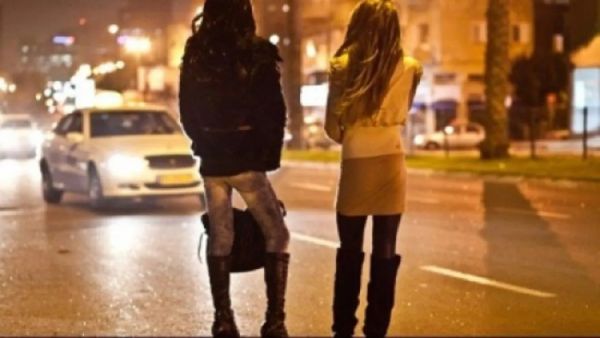 الدعارة أصبحت ظاهرة ملحوظة في بعض شوارع عمان