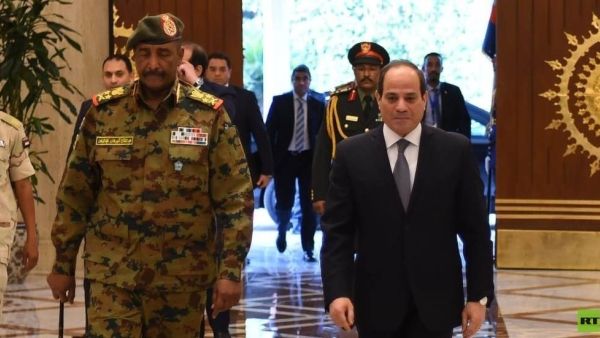 قائد الجيش الفريق أول ركن عبدالفتاح البرهان يتوجه إلى مصر