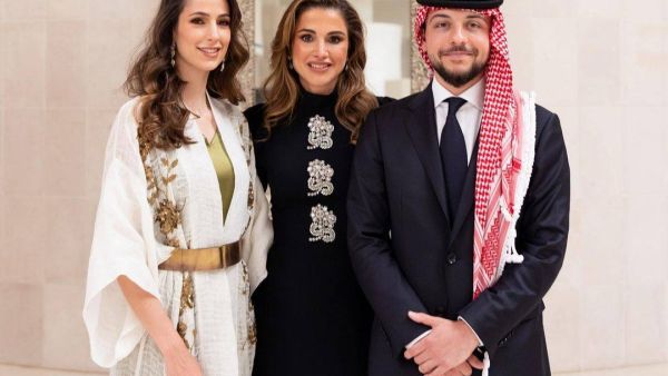 الملكة رانيا في خطوبة الأمير الحسين ورجوة 