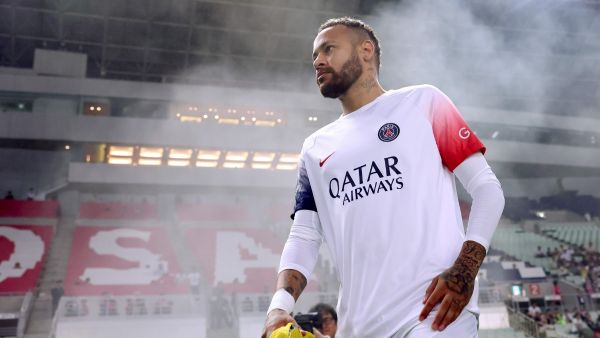 Paris Saint-Germain's Neymar Jr enters the stadium before the friendly football match between France's Paris Saint-Germain and Japan's Cerezo Osaka at Nagai Stadium in Osaka on July 28, 2023. (Photo by PAUL MILLER / AFP)