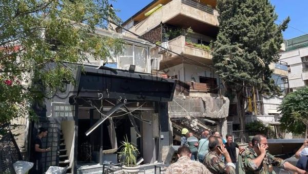 قال زيدان ان محله التجـاري تـعرض لأضـرار ماديـة كبيرة.