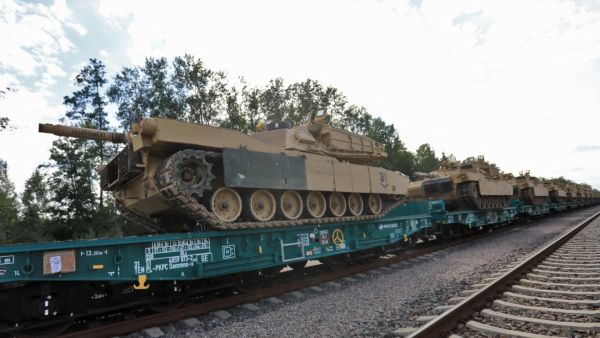 دبابات أبرامز الأمريكية