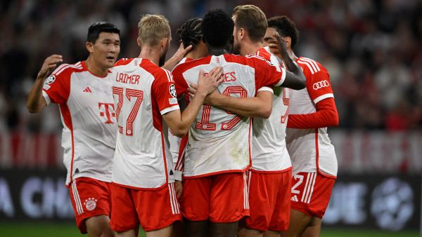  Bayern Munich's German midfielder #10 Leroy Sane (C) celebrates scoring the opening goal with his teammates during the UEFA Champions League Group A football match FC Bayern Munich v Manchester United in Munich, southern Germany on September 20, 2023. (Photo by Tobias SCHWARZ / AFP)