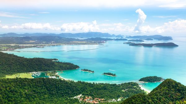 The Dubai-based carrier becomes the first airline to operate flights to the popular islands of Langkawi and Penang from the UAE and the Middle East flydubai launches daily service to Langkawi and Penang in Malaysia