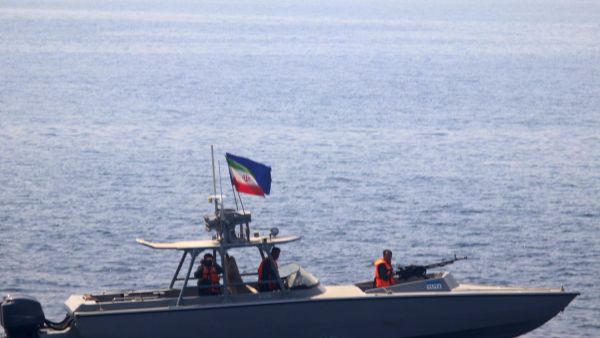 إيران تعلن ضبط سفينة تهرب الوقود في مياه الخليج