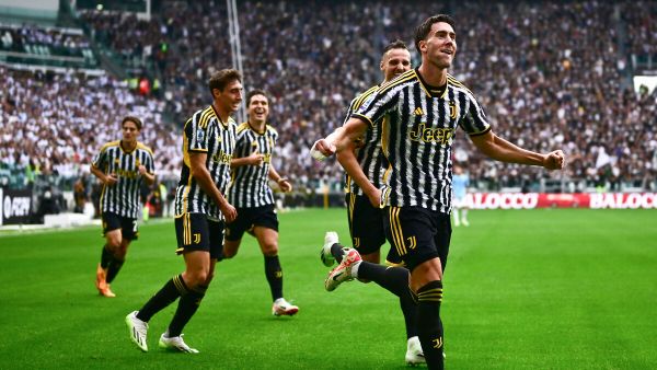 Juventus' Serbian forward #09 Dusan Vlahovic celebrates after scoring his team's third goal during the Italian Serie A football match between Juventus and Lazio at the “Allianz Stadium” in Turin, on September 16, 2023. (Photo by MARCO BERTORELLO / AFP)