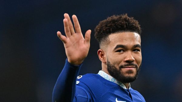 Chelsea's English defender Reece James waves to the fancs after the UEFA Champions League round of 16 second-leg football match between Chelsea and Borrusia Dortmund at Stamford Bridge in London on March 7, 2023. (Photo by Glyn KIRK / IKIMAGES / AFP)