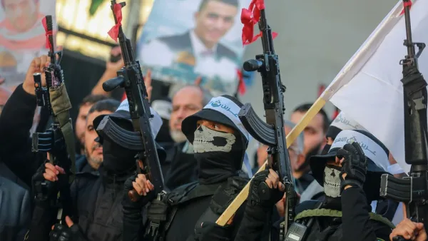  مجموعة "عرين الأسود"