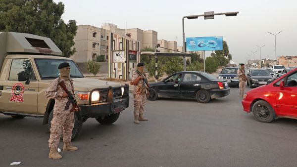 عناصر من قوات الأمن في العاصمة طرابلس