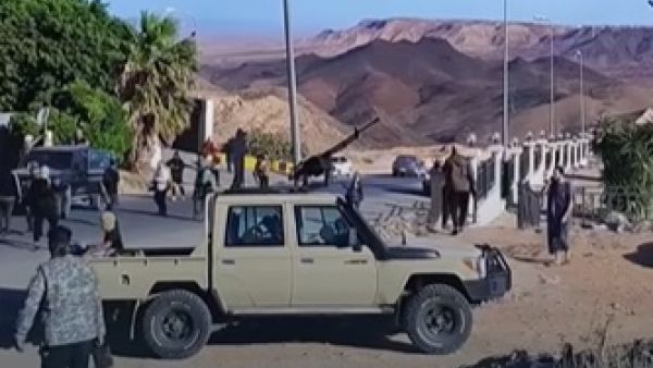 اشتباكات بين محموعات موالية لحفتر وقوات حكومة الوحدة في غريان الليبية