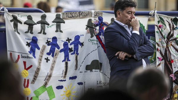 جيش كولومبيا يعتذر عن اعدامه الاف المدنيين خلال القتال مع المتمردين 