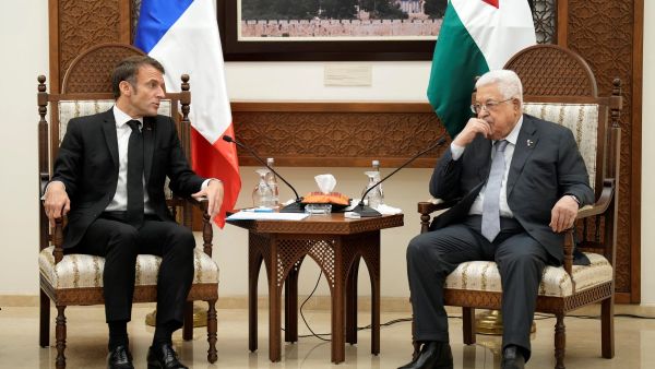 ماكرون يدعو من اسرائيل الى "تحالف دولي لمكافحة حماس"