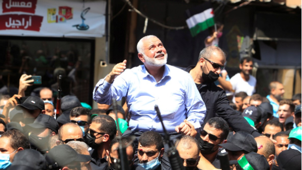 هنية اثناء دعايته الانتخابية لرئاسة حماس في لبنان