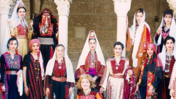 إكسسوارات المرأة الفلسطينية على مر التاريخ...أناقة تشير إلى تاريخ غني