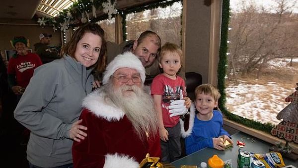 قتل السيناتور الأمريكي دوغ لارسن وأسرته