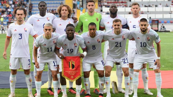 Belgium's players pose for a team photo ahead the UEFA Euro 2024 qualifying first round group F football match between Azerbaijan and Belgium at the Dalga Arena in Baku on September 9, 2023. (Photo by Tofik BABAYEV / AFP)