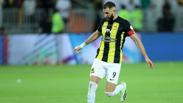 Ittihad's French forward #09 Karim Benzema runs with the ball during the Saudi Pro League football match between Al-Ittihad and Al-Hilal at Prince Abdullah al-Faisal Stadium in Jeddah on September 1, 2023. (Photo by AFP)