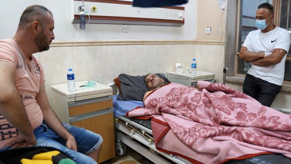 تم إجلاء ما يقرب من 600 شخص من داخل القاعة خلال عمليات الإنقاذ