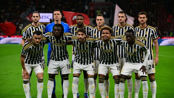 Juventus players pose before the Italian Serie A football match between Milan and Juventus at San Siro Stadium, in Milan on October 22, 2023. (Photo by Marco BERTORELLO / AFP)