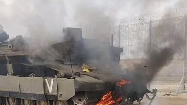 تدمير دبابة اسرائيلية من قبل المقاومة الفلسطينية