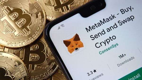 Crypto news recap: MetaMask faces app store hiccup