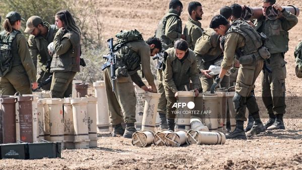 جنود ومجندات من الجيش الاسرائيلي في غلاف قطاع غزة