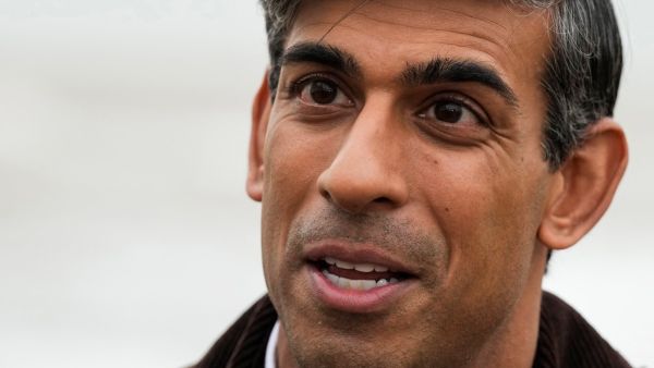 سوناك في زيارة "تضامنية" لإسرائيل ولافروف يحذر من تحول حرب غزة لصراع اقليمي