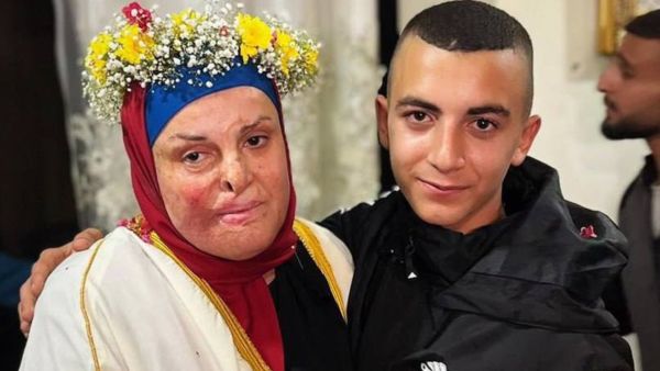 إسراء جعابيص تعانق ابنها الوحيد معتصم