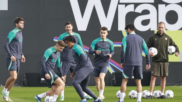 Barcelona's players attend a training session in Barcelona on November 27, 2023, on the eve of the UEFA Champions League 1st round group H football match against FC Porto. (Photo by JOSE JORDAN / AFP)