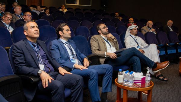 سبيتار ومؤسسة "آي أو" يناقشان طرق تحسين صحة العمود الفقري وسلامة الرياضيين