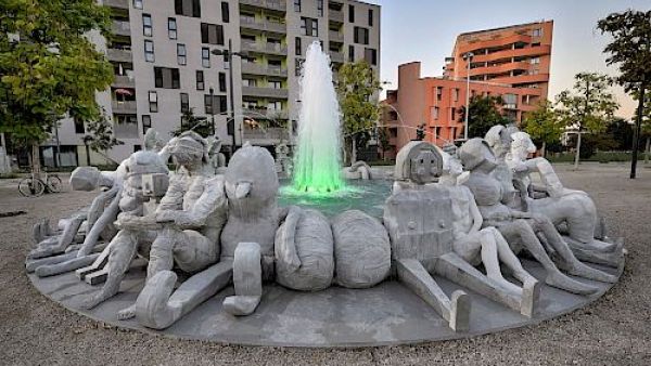 Vienna's controversial fountain: aesthetic criticism amid celebration