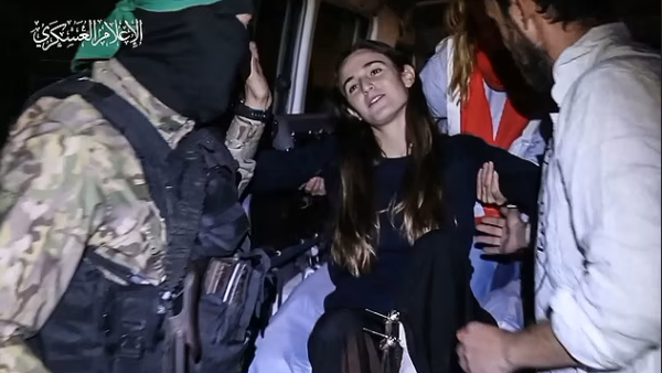 الصليب الأحمر يستلم الأسرى الإسرائيليين من حماس