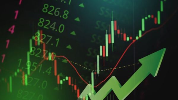 The Dow Jones Index rose by 0.1%, equivalent to a 34-point increase, marking its sixth consecutive session of gains and achieving its highest daily close in approximately 7 weeks. (Shutterstock) US Indexes close with slight gains as investors await federal reserve policy statements and corporate earnings